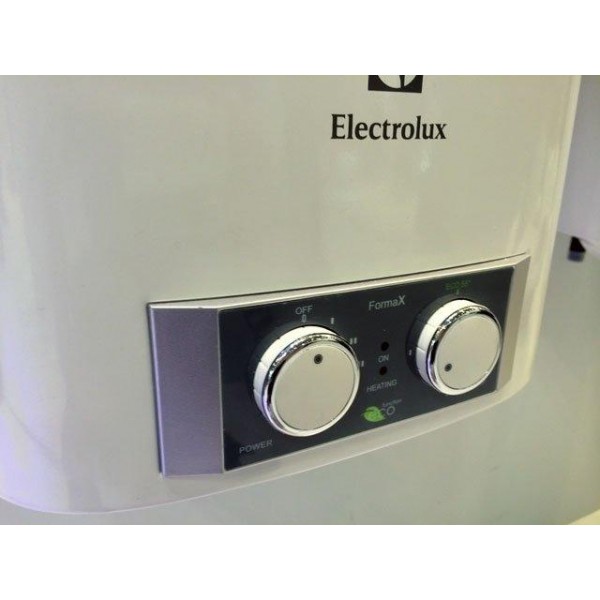 Эмалированный электрический накопительный водонагреватель Electrolux EWH 100 Formax